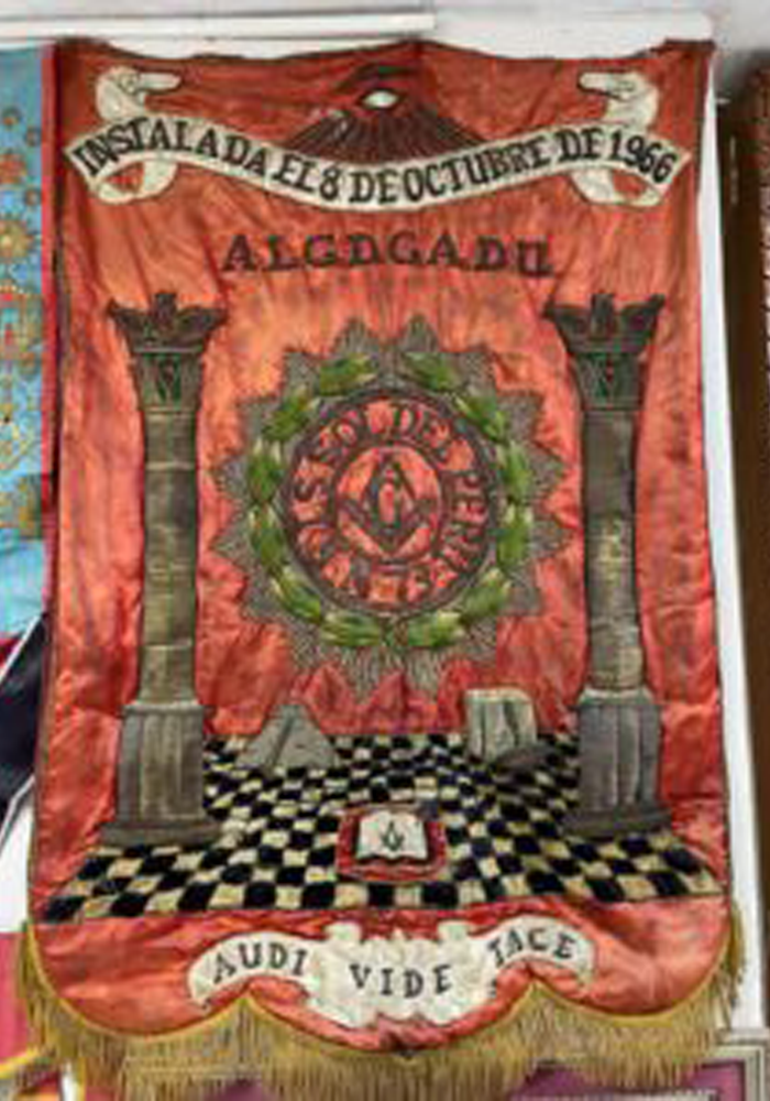 Emblema de la Logia Sol del Perú Nº 73
